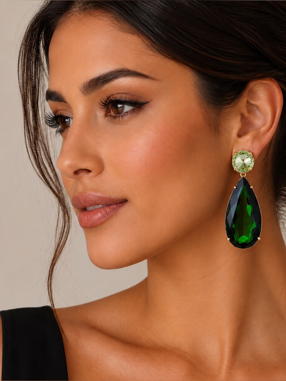 Carolina Herrera Green and Light Green Teardrop Crystal Earrings NEW. AUTHENTIC